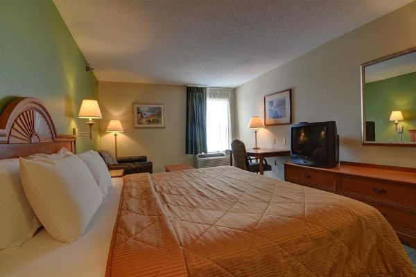 Inn At Clinton